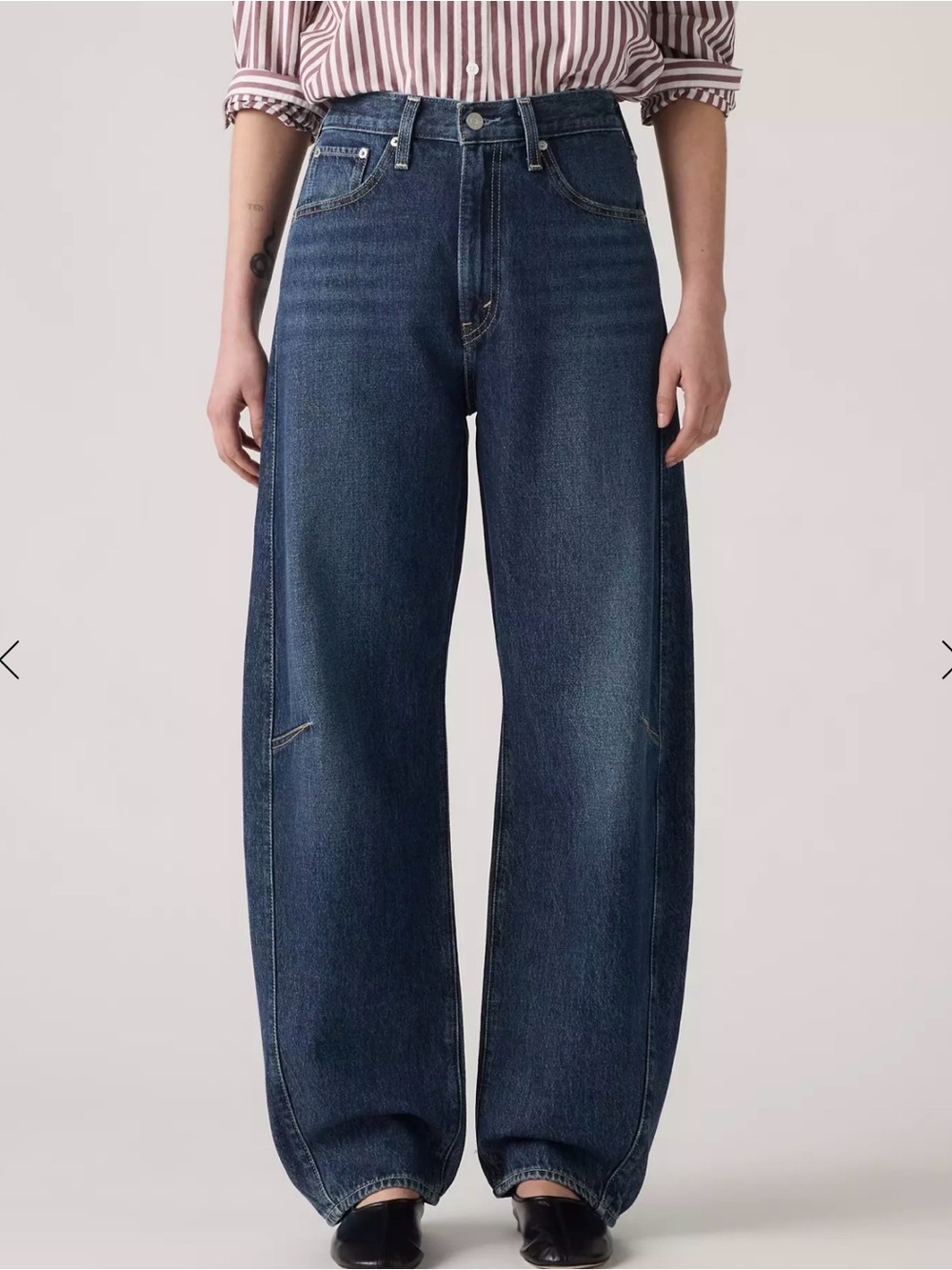 Levi's Women's Cinch Waist Barrel Jeans - Picture 3 of 15